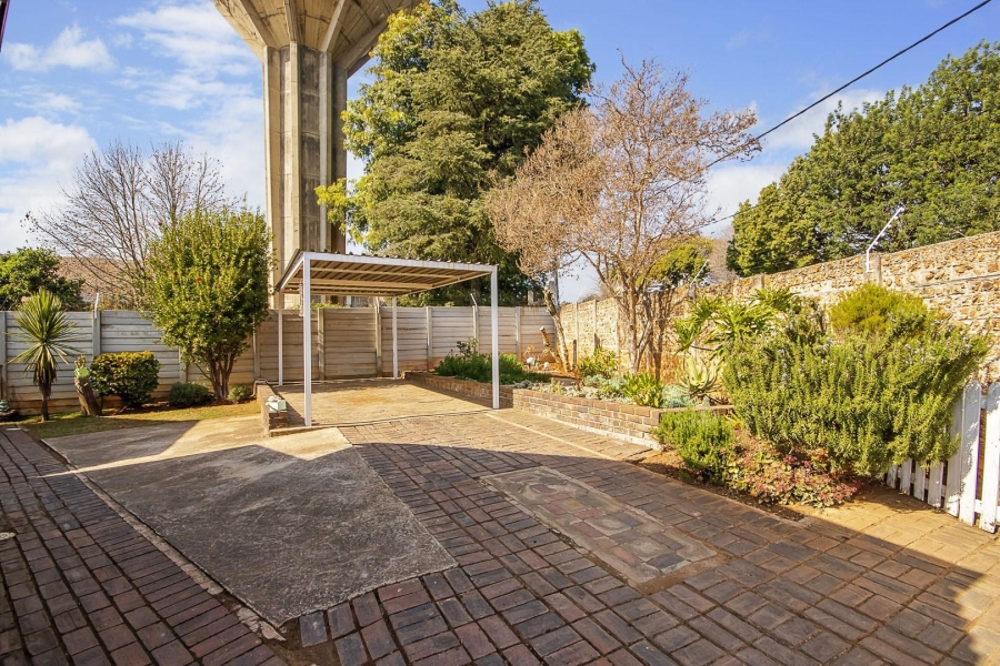 To Let 2 Bedroom Property for Rent in Linden Gauteng