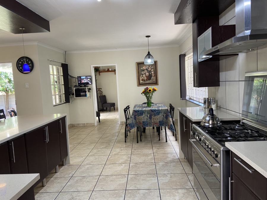 To Let 4 Bedroom Property for Rent in Linden Gauteng