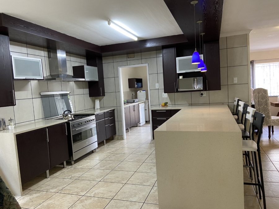 To Let 4 Bedroom Property for Rent in Linden Gauteng