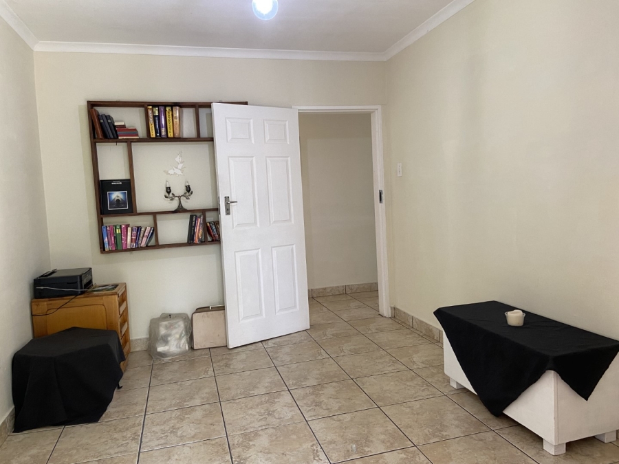 To Let 4 Bedroom Property for Rent in Linden Gauteng