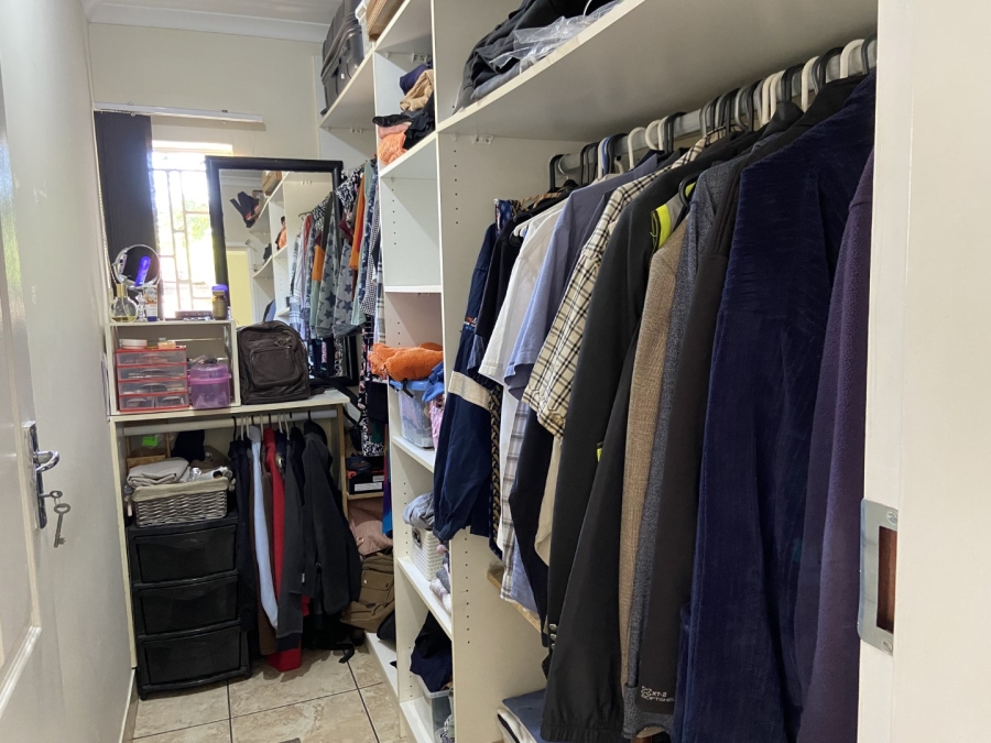 To Let 4 Bedroom Property for Rent in Linden Gauteng