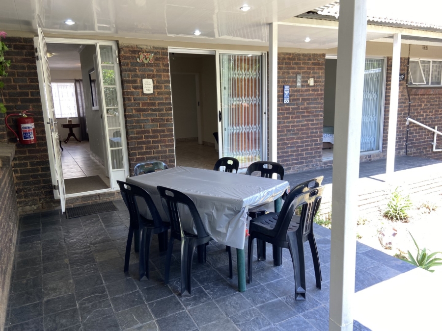 To Let 4 Bedroom Property for Rent in Linden Gauteng