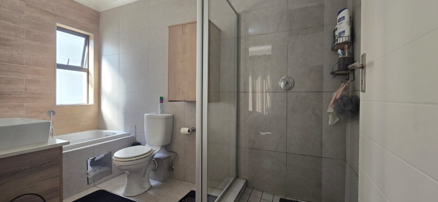 1 Bedroom Property for Sale in Linbro Park Gauteng