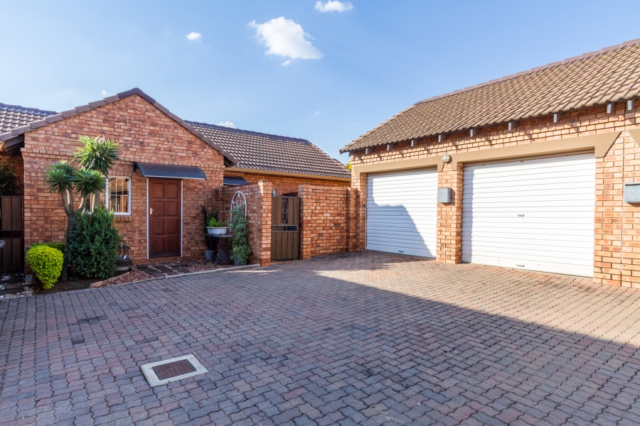3 Bedroom Property for Sale in Equestria Gauteng