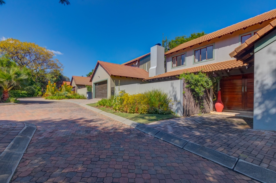 3 Bedroom Property for Sale in Broadacres Gauteng