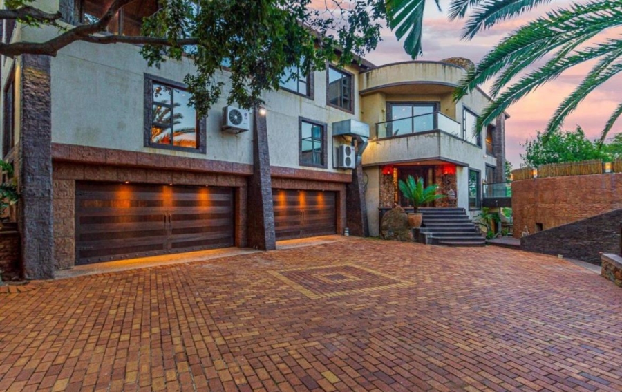 10 Bedroom Property for Sale in Glenvista Gauteng