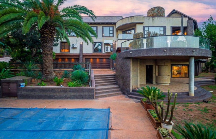 10 Bedroom Property for Sale in Glenvista Gauteng