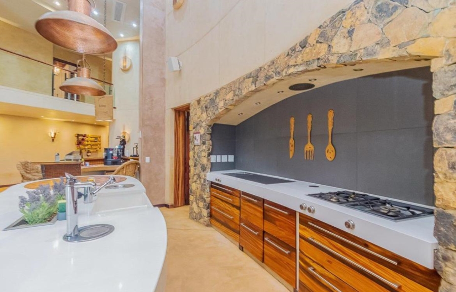 10 Bedroom Property for Sale in Glenvista Gauteng