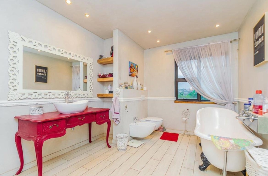 10 Bedroom Property for Sale in Glenvista Gauteng