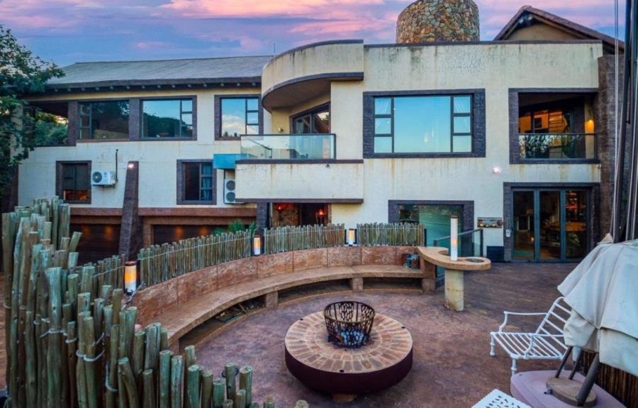 10 Bedroom Property for Sale in Glenvista Gauteng