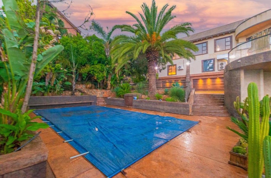 10 Bedroom Property for Sale in Glenvista Gauteng