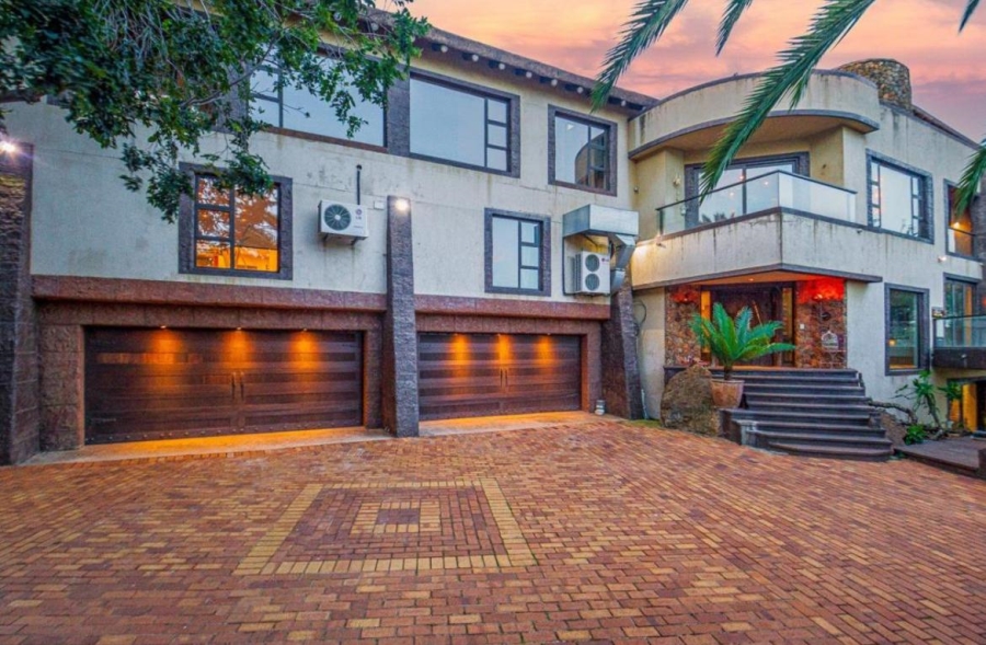 10 Bedroom Property for Sale in Glenvista Gauteng