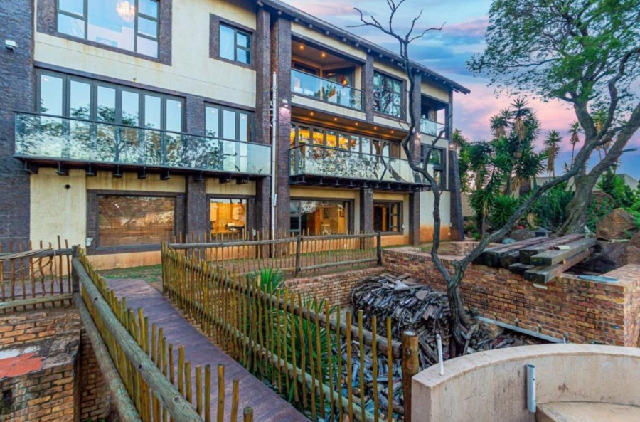 10 Bedroom Property for Sale in Glenvista Gauteng