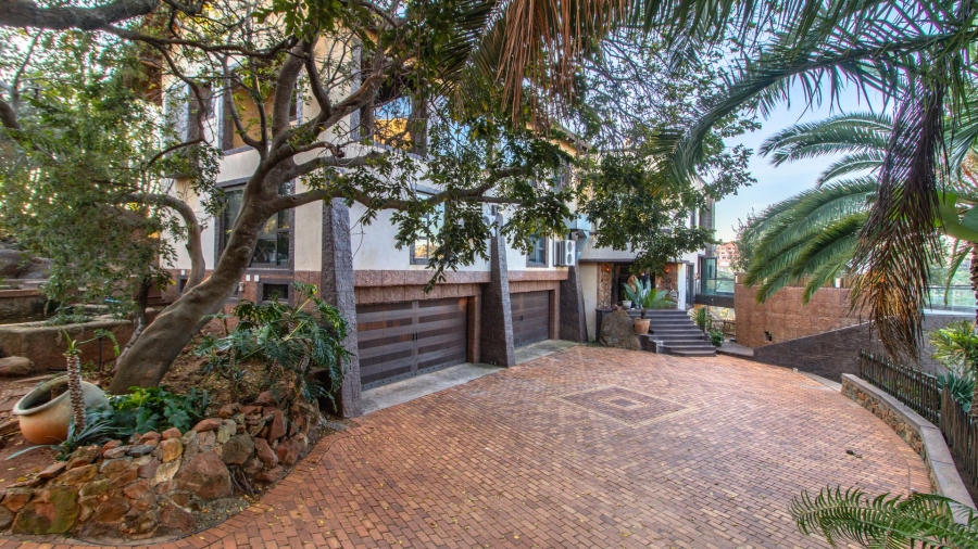 10 Bedroom Property for Sale in Glenvista Gauteng