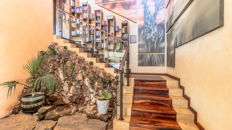 10 Bedroom Property for Sale in Glenvista Gauteng