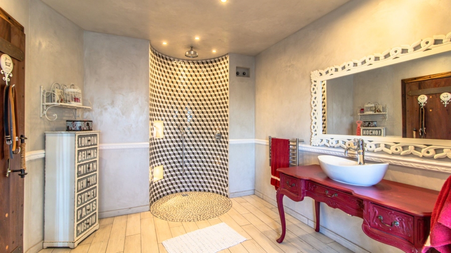 10 Bedroom Property for Sale in Glenvista Gauteng