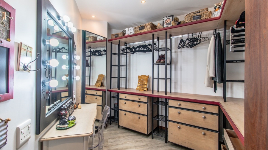 10 Bedroom Property for Sale in Glenvista Gauteng