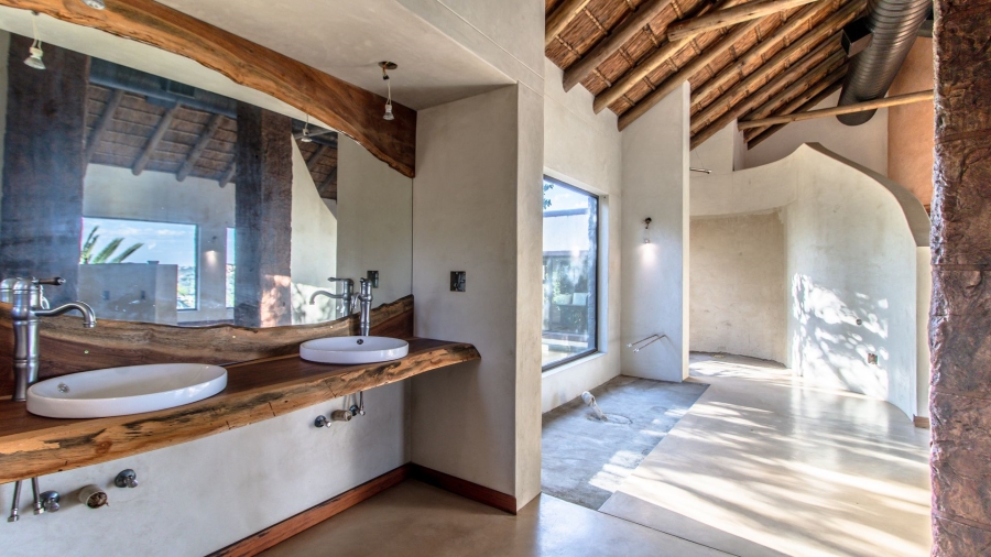 10 Bedroom Property for Sale in Glenvista Gauteng