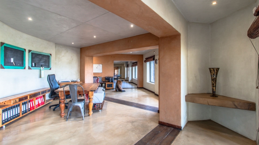 10 Bedroom Property for Sale in Glenvista Gauteng