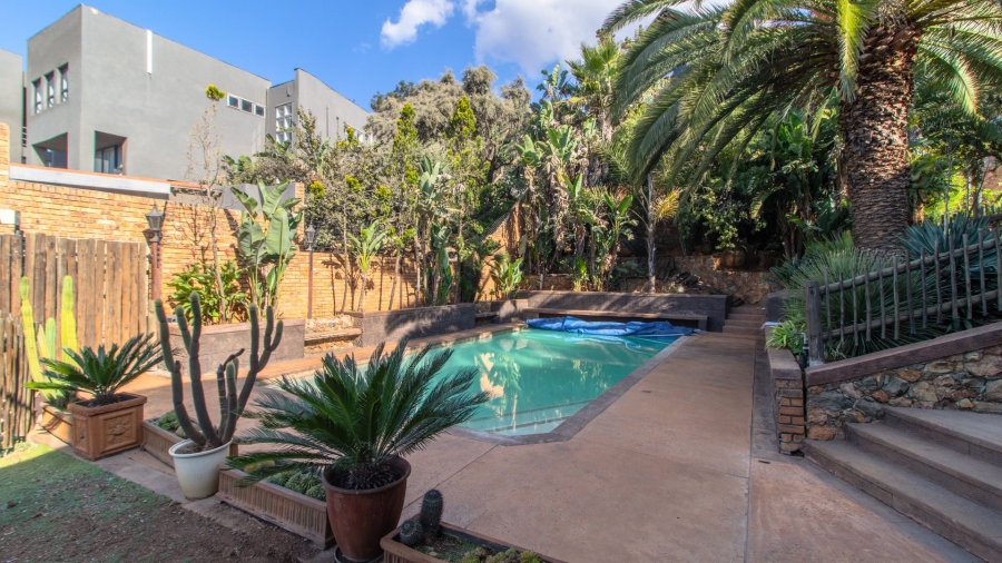 10 Bedroom Property for Sale in Glenvista Gauteng