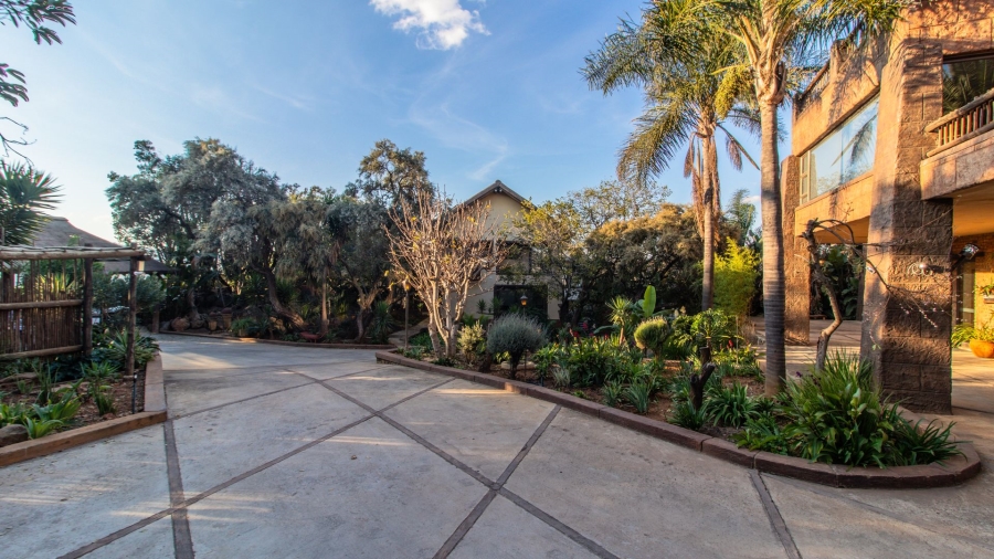 10 Bedroom Property for Sale in Glenvista Gauteng