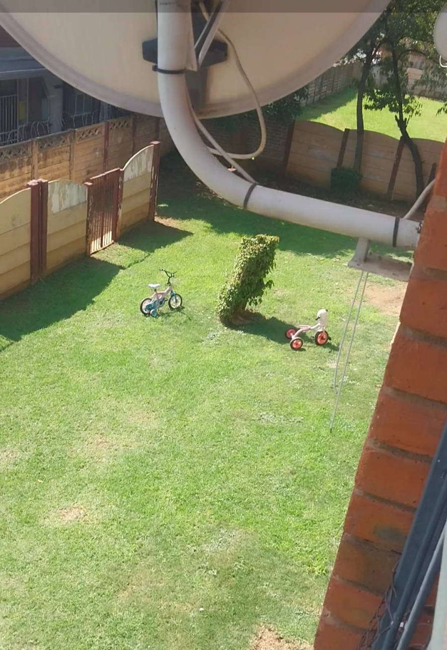 2 Bedroom Property for Sale in Windsor West Gauteng
