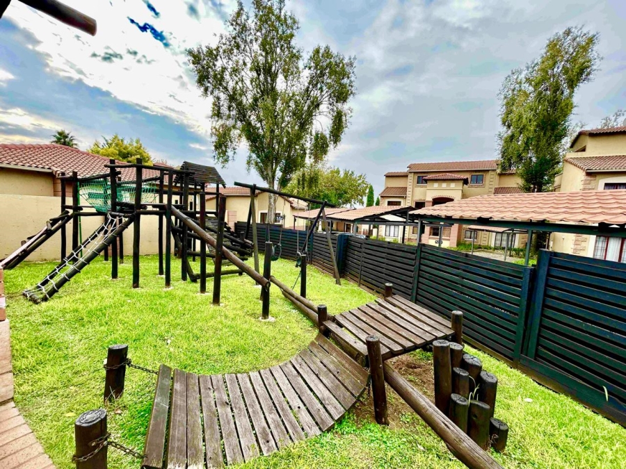 To Let 3 Bedroom Property for Rent in Sunninghill Gauteng