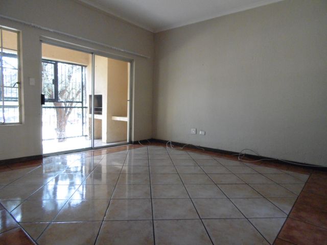 2 Bedroom Property for Sale in Wilgeheuwel Gauteng