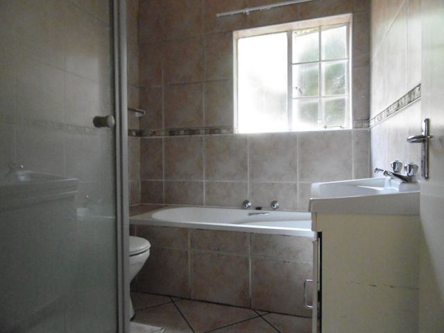 2 Bedroom Property for Sale in Wilgeheuwel Gauteng