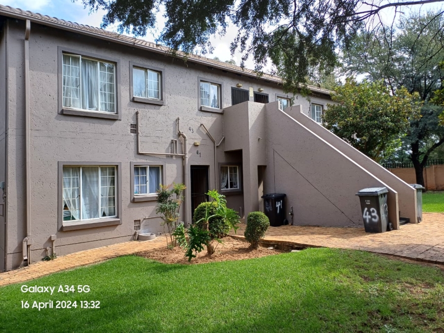 2 Bedroom Property for Sale in Wilgeheuwel Gauteng