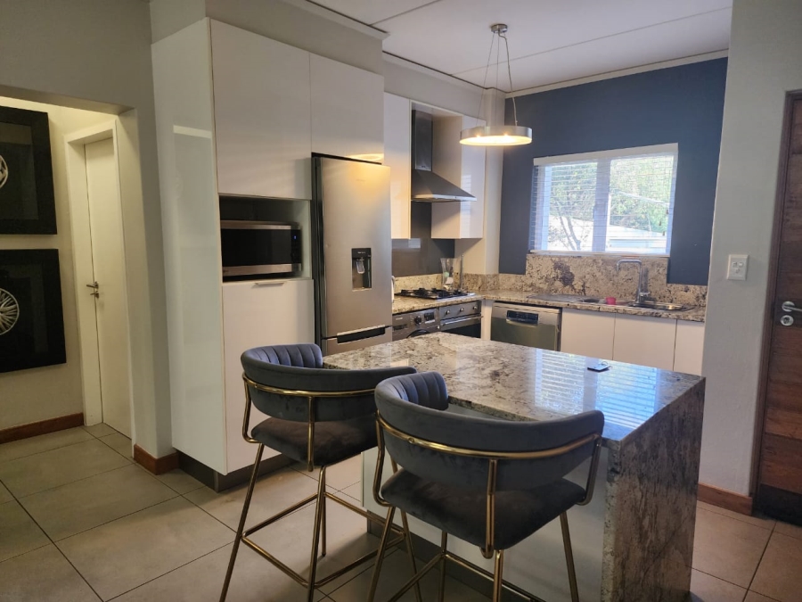 To Let 2 Bedroom Property for Rent in Bryanston Gauteng
