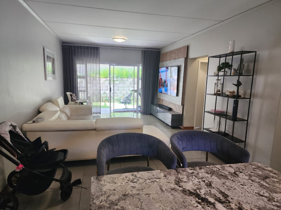 To Let 2 Bedroom Property for Rent in Bryanston Gauteng