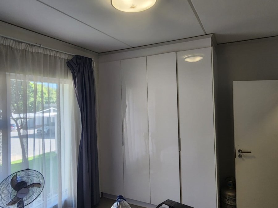 To Let 2 Bedroom Property for Rent in Bryanston Gauteng