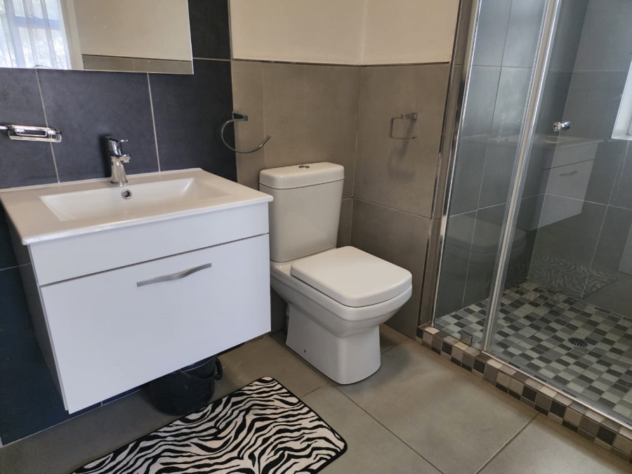 To Let 2 Bedroom Property for Rent in Bryanston Gauteng