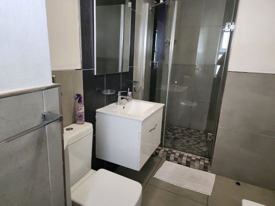 To Let 2 Bedroom Property for Rent in Bryanston Gauteng