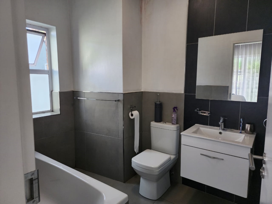 To Let 2 Bedroom Property for Rent in Bryanston Gauteng