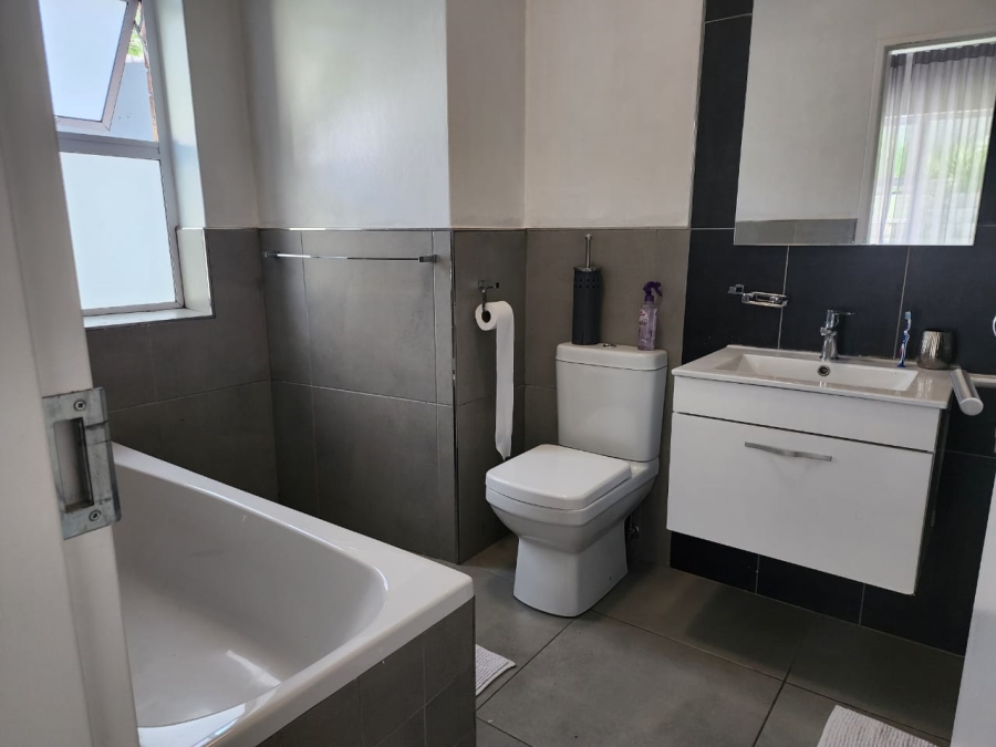To Let 2 Bedroom Property for Rent in Bryanston Gauteng