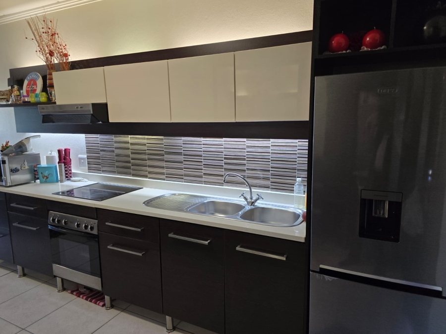 2 Bedroom Property for Sale in Glenvista Gauteng
