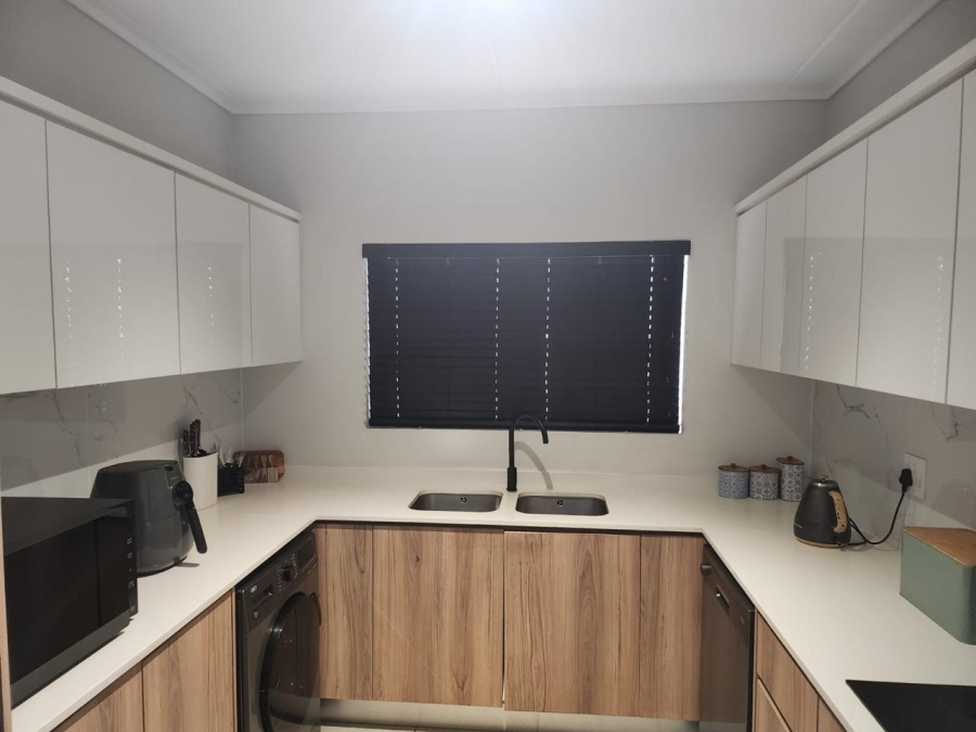 To Let 3 Bedroom Property for Rent in Waterfall Gauteng