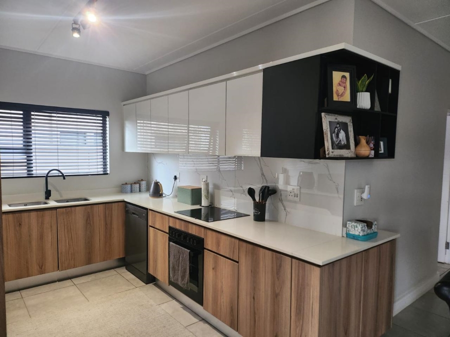 To Let 3 Bedroom Property for Rent in Waterfall Gauteng