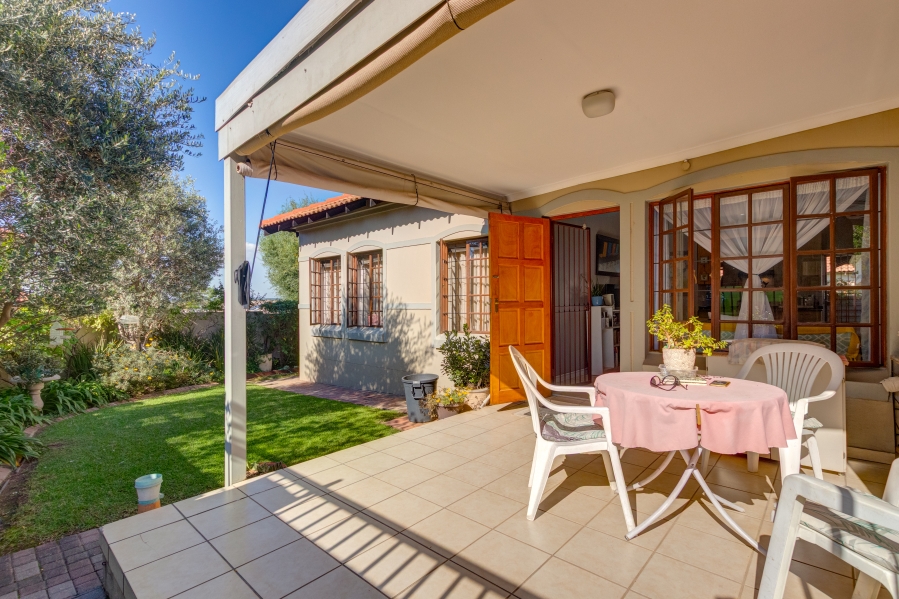 2 Bedroom Property for Sale in Broadacres Gauteng