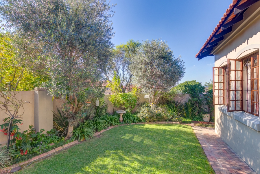 2 Bedroom Property for Sale in Broadacres Gauteng