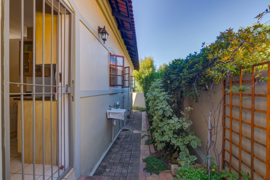 2 Bedroom Property for Sale in Broadacres Gauteng