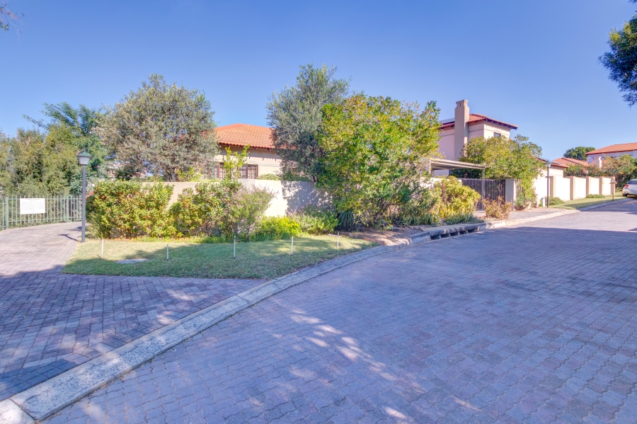 2 Bedroom Property for Sale in Broadacres Gauteng