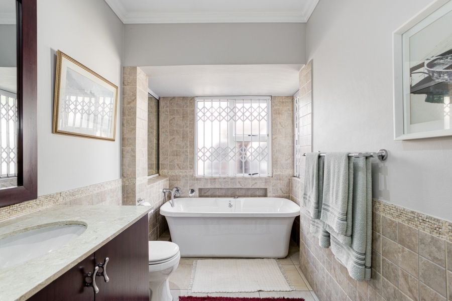 4 Bedroom Property for Sale in Oaklands Gauteng