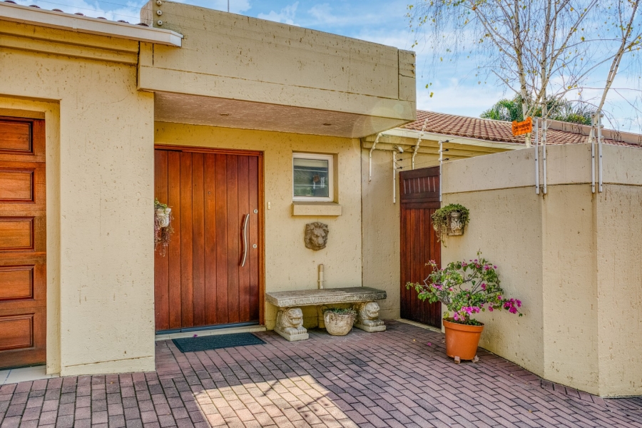 4 Bedroom Property for Sale in Oaklands Gauteng