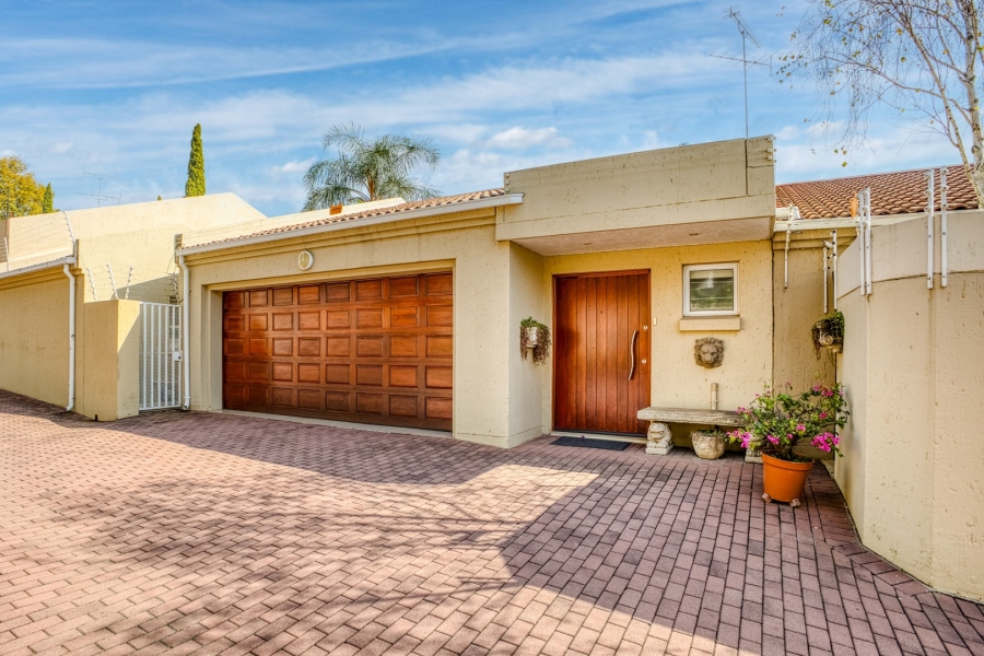 4 Bedroom Property for Sale in Oaklands Gauteng