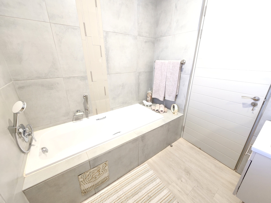 2 Bedroom Property for Sale in Waterkloof Marina Retirement Estate Gauteng