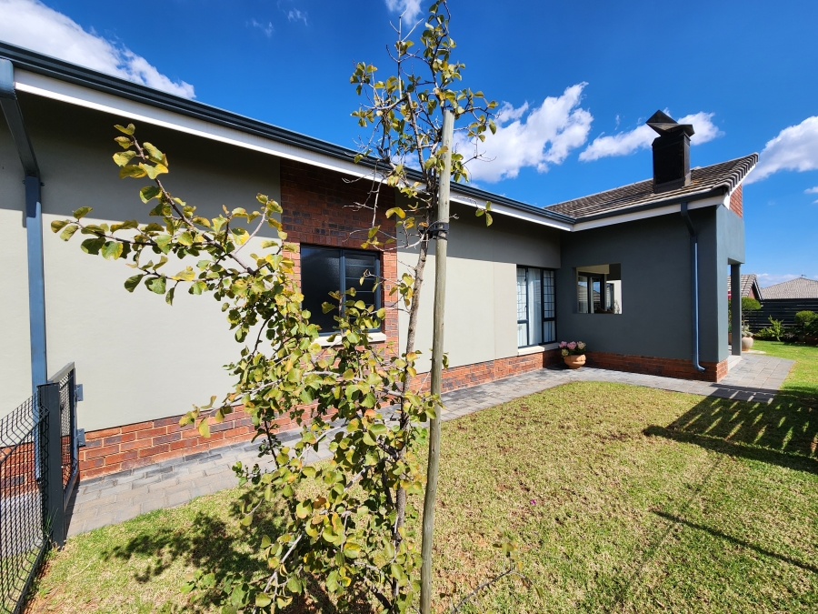 2 Bedroom Property for Sale in Waterkloof Marina Retirement Estate Gauteng