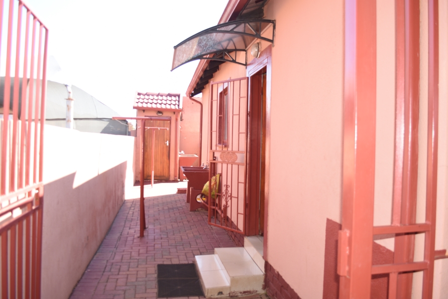3 Bedroom Property for Sale in Soshanguve East Gauteng